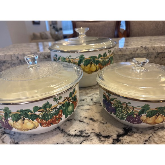 Vintage Tabletops Unlimited Enamelware Bowls Set of 3 Fruit Design Glass Lids